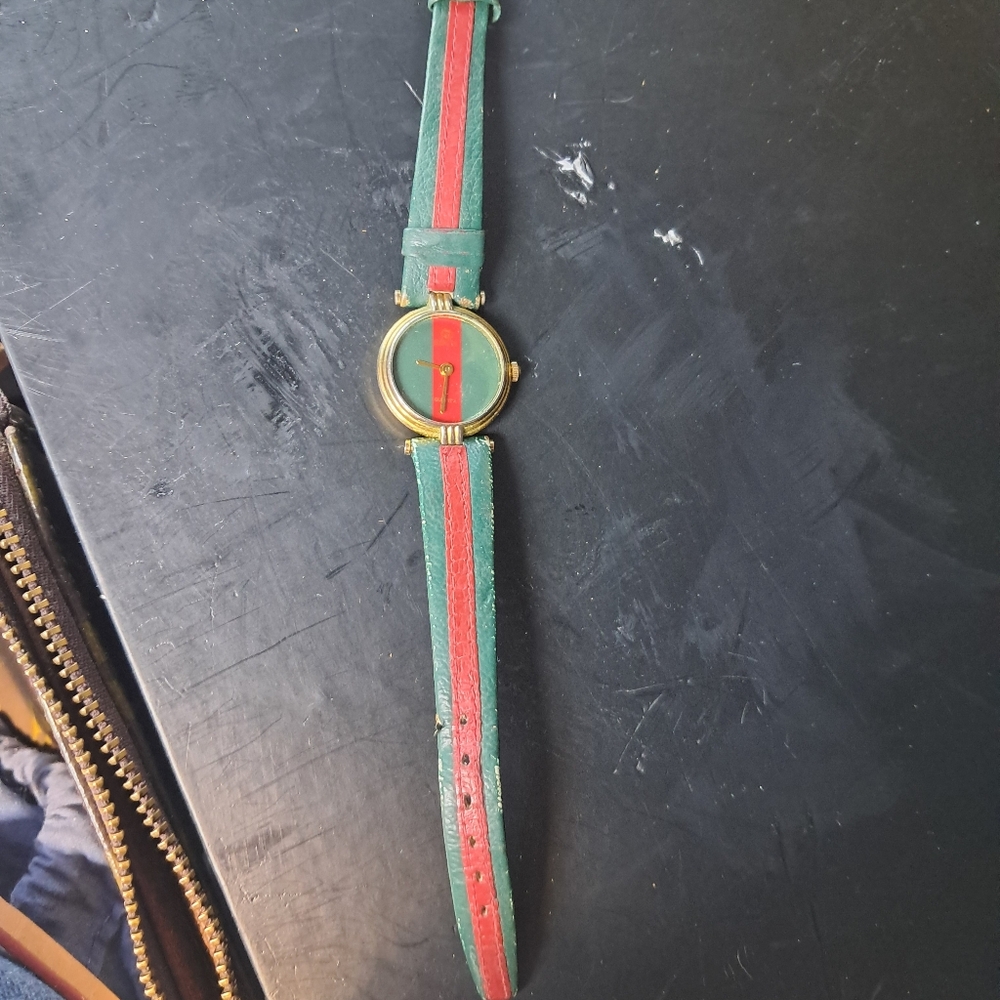 Vintage GUCCI watch - Picture 2 of 2